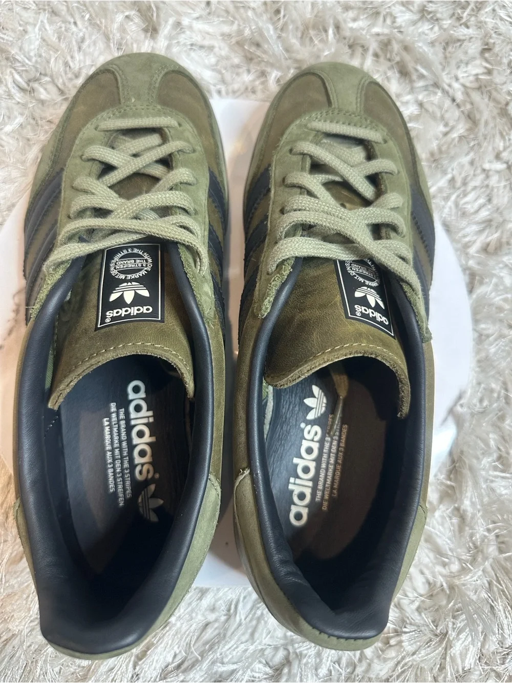 EUC adidas Men’s Gazelle Olive Green with Black Stripes, 7 or Women’s 9